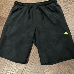 Diadora Shorts sz M youth EUC